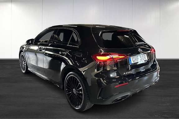 Mercedes-Benz A250 e 3 of 27