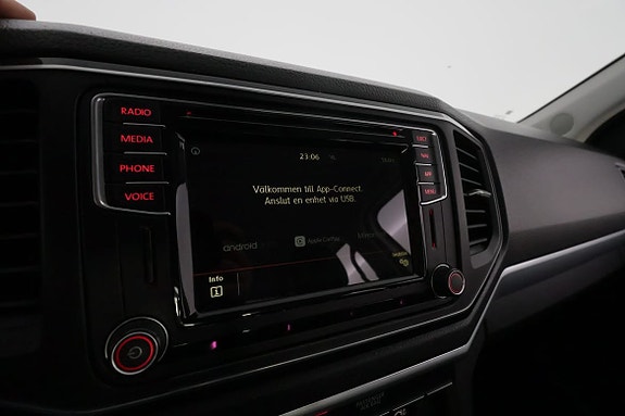 Volkswagen Amarok 22 of 24