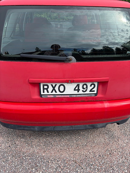 Volkswagen Polo 2 of 7