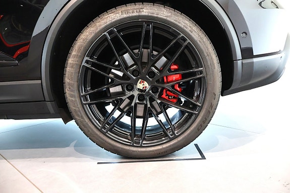 Porsche Macan 4S 8 of 18