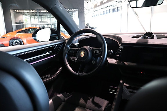 Porsche Macan 4S 10 of 18