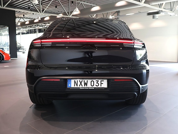 Porsche Macan 4S 7 of 18