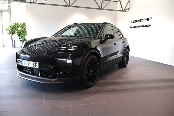 Porsche Macan 4S 2 of 18