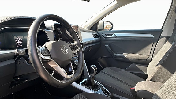 Volkswagen T-Roc 7 of 12
