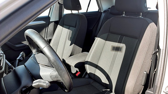 Volkswagen T-Roc 8 of 12