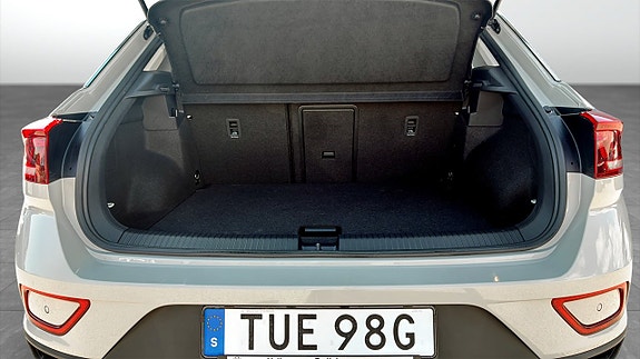 Volkswagen T-Roc 12 of 12