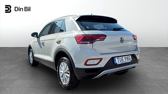 Volkswagen T-Roc 3 of 12