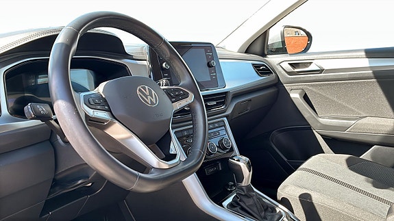 Volkswagen T-Roc 7 of 12