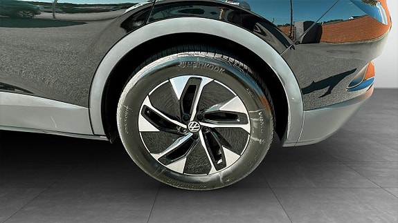 Volkswagen ID.4 6 of 12