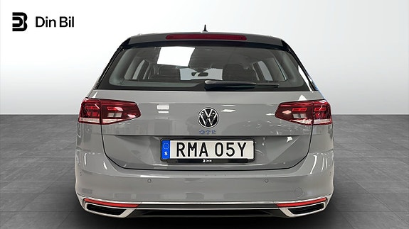 Volkswagen Passat 5 of 13