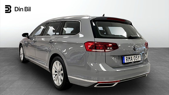 Volkswagen Passat 3 of 13