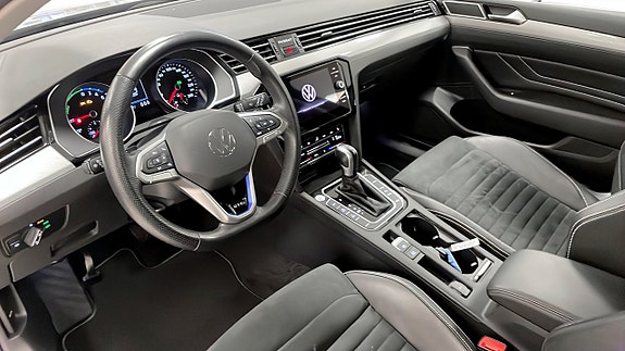 Volkswagen Passat 7 of 13