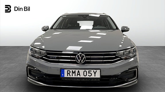 Volkswagen Passat 4 of 13