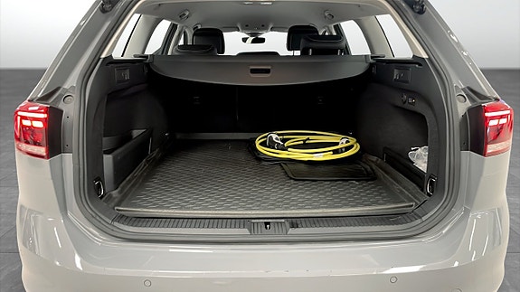 Volkswagen Passat 13 of 13