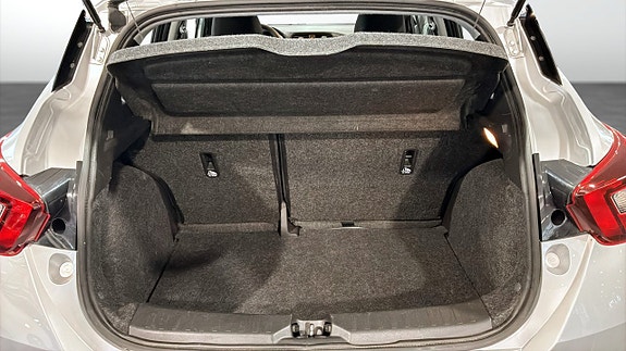 Nissan Micra 10 of 12