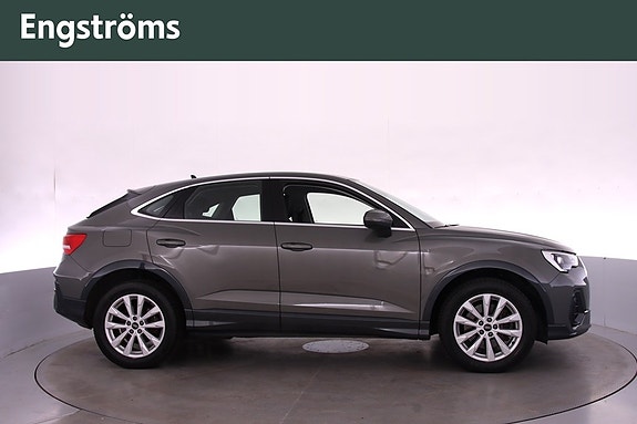 Audi Q3 2 of 20