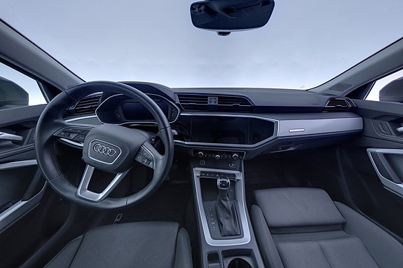 Audi Q3 7 of 20