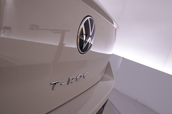 Volkswagen T-Roc 10 of 18