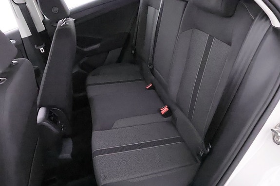 Volkswagen T-Roc 14 of 18