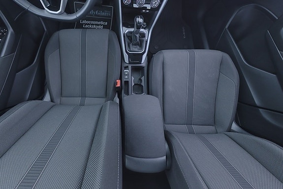 Volkswagen T-Roc 9 of 18
