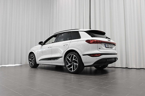 Audi Q6 e-tron 3 of 27
