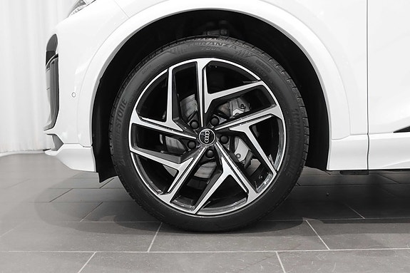 Audi Q6 e-tron 8 of 27