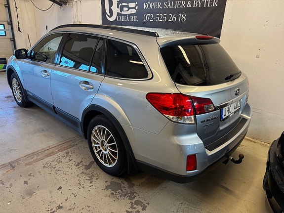 Subaru Outback 7 of 13