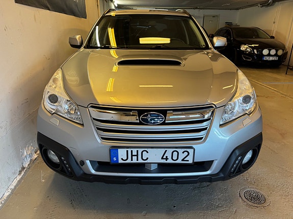 Subaru Outback 4 of 13
