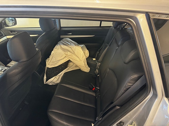 Subaru Outback 8 of 13