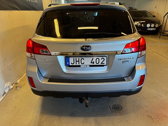 Subaru Outback 5 of 13