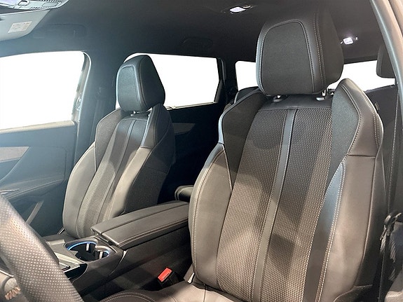 Peugeot 5008 5 of 18