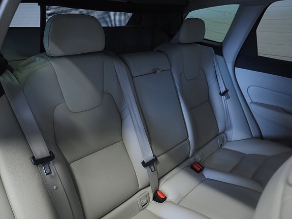 Volvo XC60 14 of 25