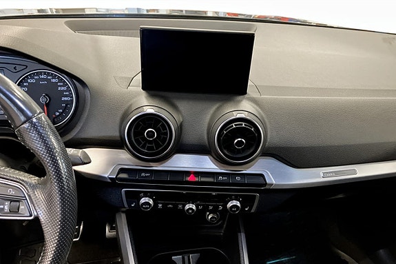 Audi Q2 10 of 16
