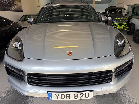 Porsche Cayenne 4 of 22