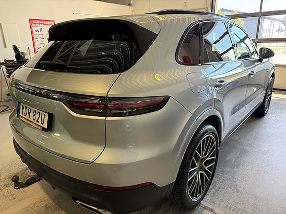 Porsche Cayenne 6 of 22