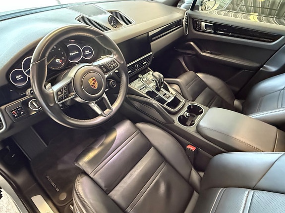 Porsche Cayenne 8 of 22