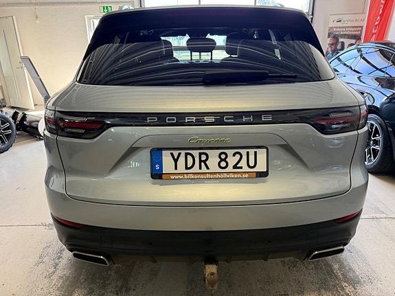 Porsche Cayenne 5 of 22