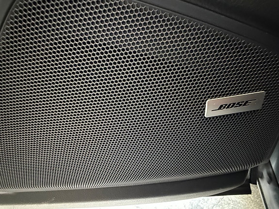 Porsche Cayenne 17 of 22