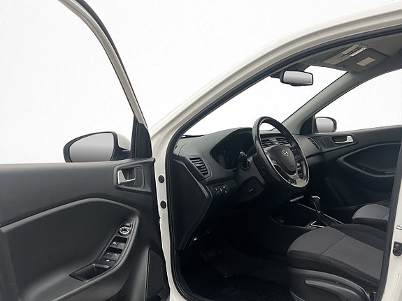 Hyundai i20 8 of 26