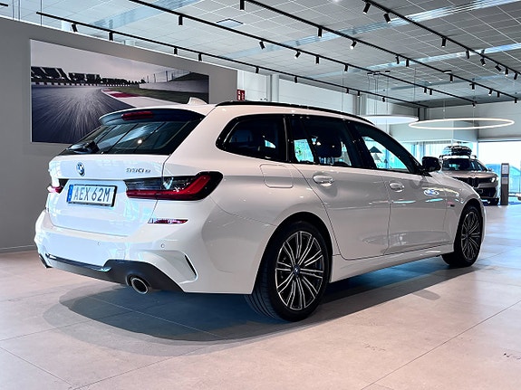 BMW 330e 4 of 20