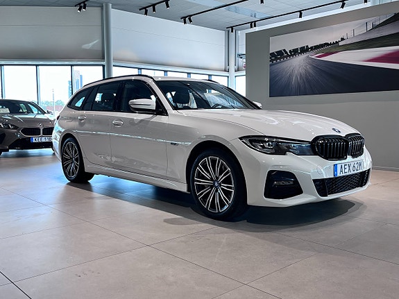 BMW 330e 3 of 20