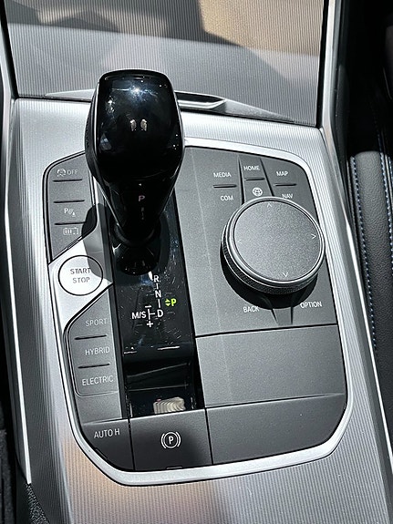 BMW 330e 16 of 20