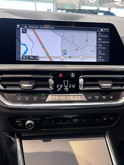 BMW 330e 13 of 20