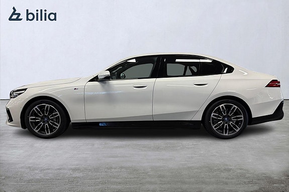 BMW i5 3 of 18