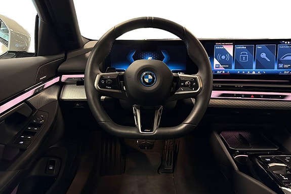 BMW i5 9 of 18