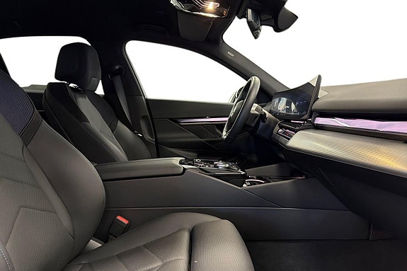 BMW i5 6 of 18