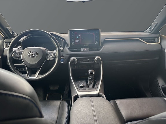 Toyota RAV4 10 of 15
