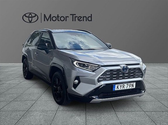 Toyota RAV4 7 of 15