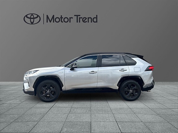 Toyota RAV4 4 of 15