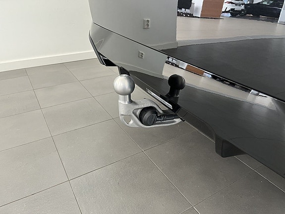BMW i5 16 of 17